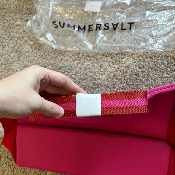NWT SUMMERSALT Neoprene Beach Tote in Pink/Red Pool Party Travel Pink Preppy NEW - Picture 6 of 10